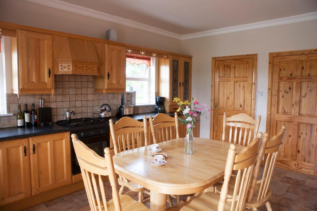 Inviting 4-Bed House In Strokestown Villa Exteriör bild